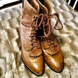 Ariat Lace Up Cowgirl Work boots